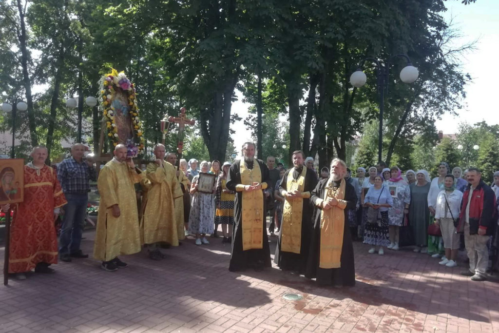 В Городокском благочинии прошел ежегодный крестный ход, посвященный празднику Успения Пресвятой Богородицы