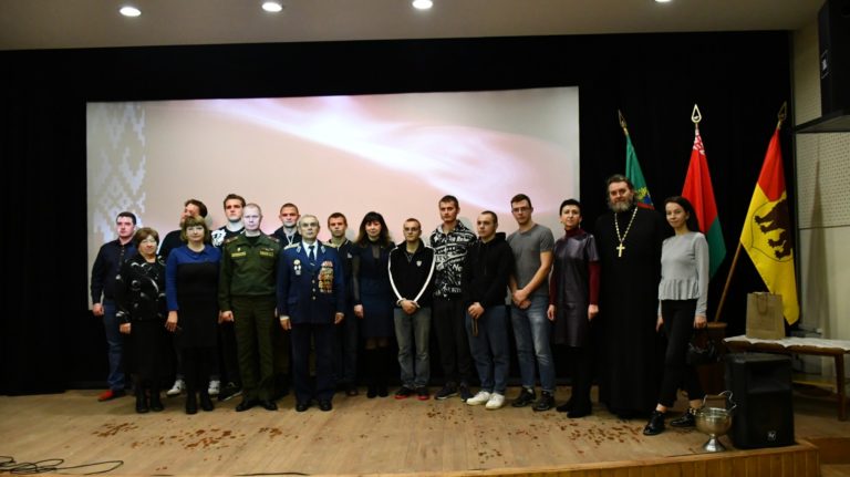 Городокчан торжественно проводили в армию
