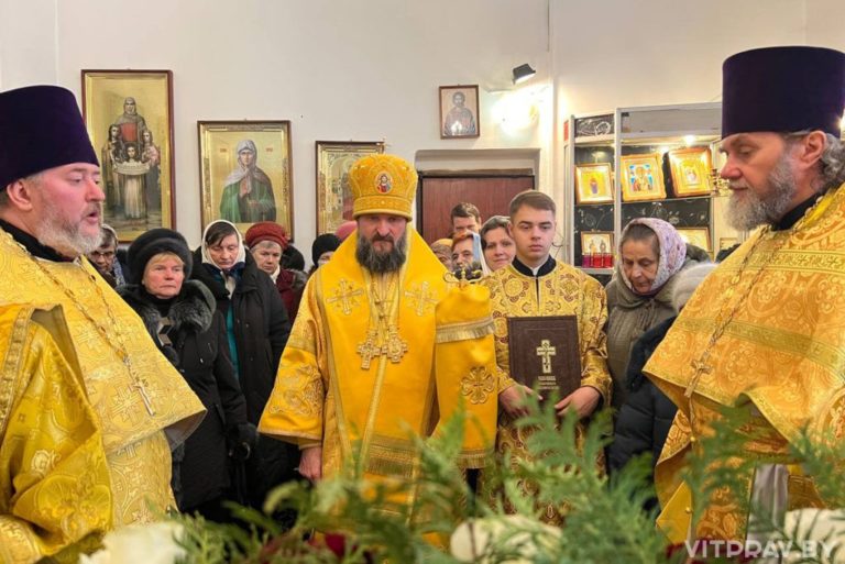Епископ Евсевий возглавил Божественную литургию в храме святого апостола Андрея Первозванного города Городка