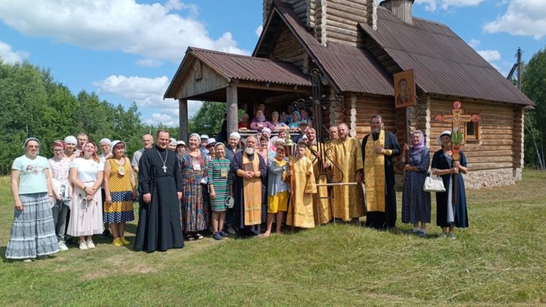 Крестный ход, посвященный 1150-летию со Дня рождения священноисповедника Василия Малахова.