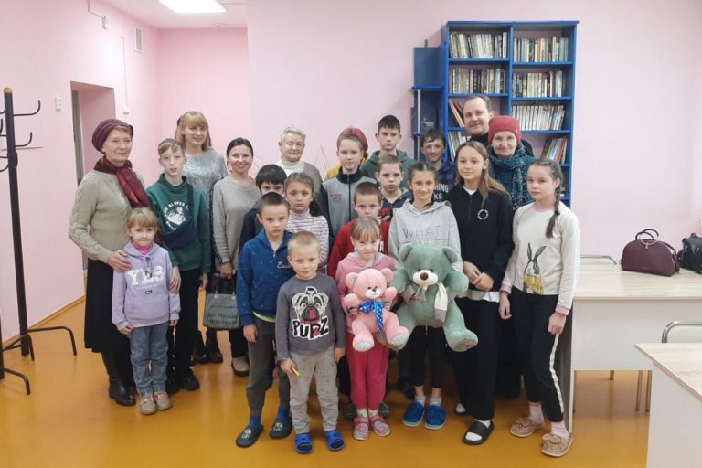 Члены группы милосердия храма Святой Живоначальной Троицы Социально-педагогический центр Городокского района