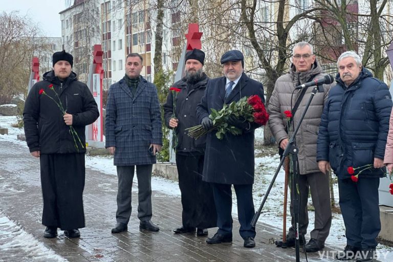 В день 80-летия освобождения Городка и района от немецко-фашистских захватчиков епископ Евсевий освятил крест на месте строительства памятной часовни