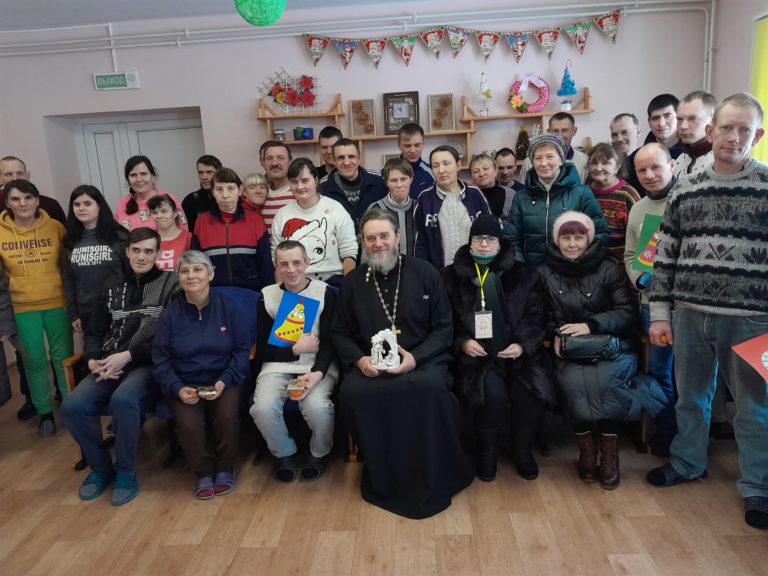 Группа милосердия храма Святой Живоначальной Троицы в «Максимовском психоневрологическом доме-интернате для престарелых и инвалидов»