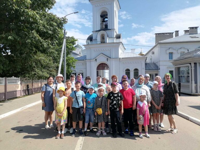 Паломническая поездка детей воскресной школы храма с родителями в Свято-Ефросиниевский Полоцкий монастырь