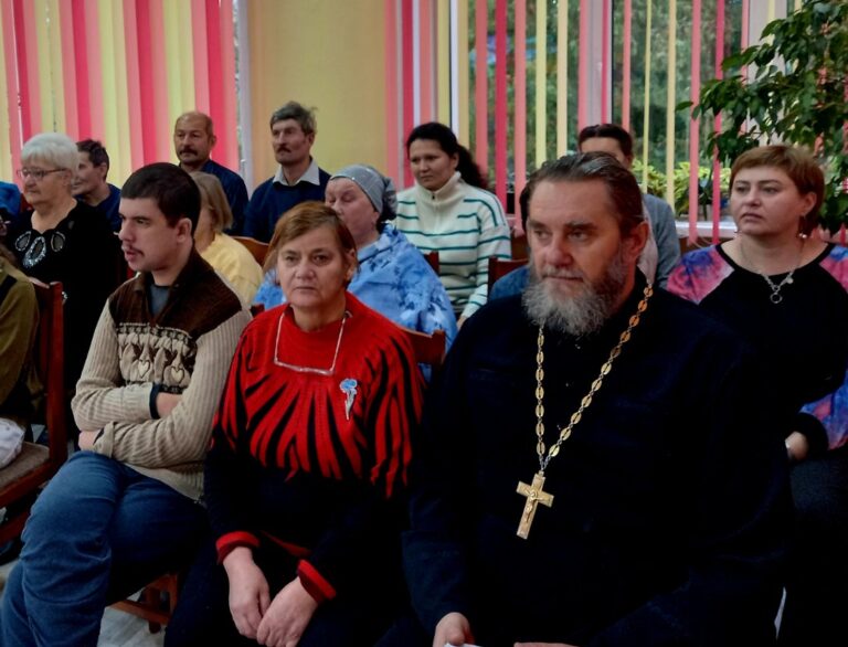 В праздник Покрова Пресвятой Богородицы, в отделении социальной реабилитации, реабилитации инвалидов ТЦСОН Городокского района прошло праздничное мероприятие ко Дню матери «Самой доброй и нежной»