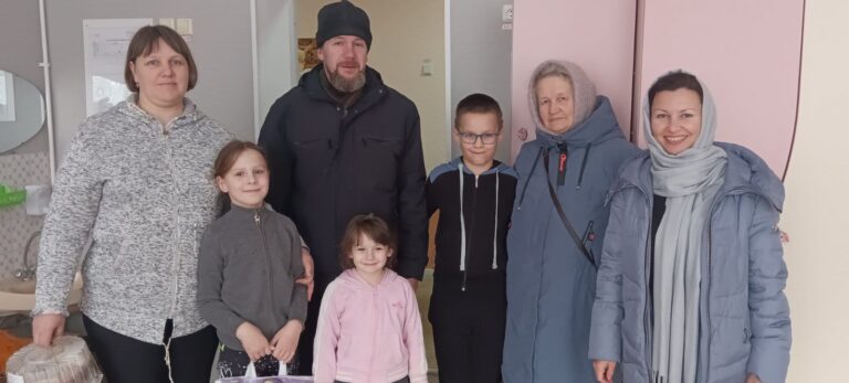 17 февраля члены группы милосердия храма Святой Живоначальной Троицы г.Городка посетили ГУО «Социально-педагогический центр Городокского района»