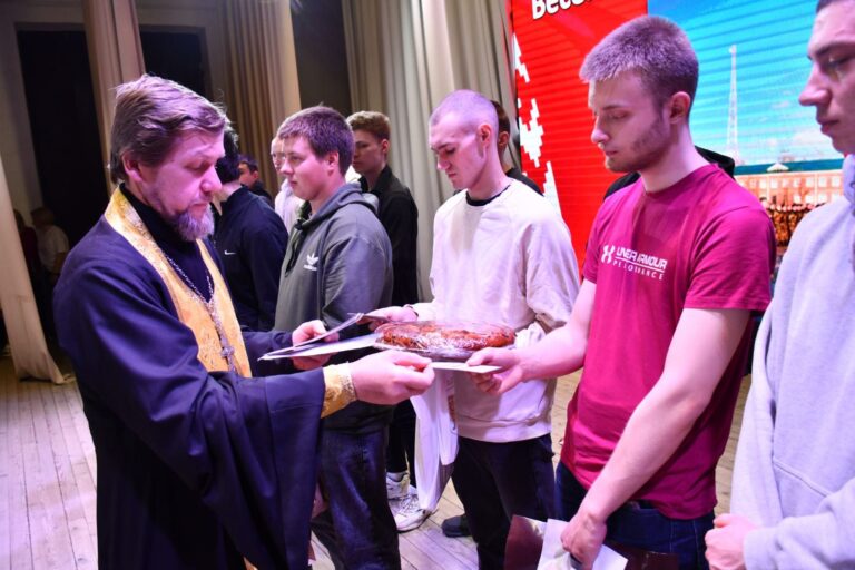 18 апреля в Доме Культуры г.Городка проходил День призывника