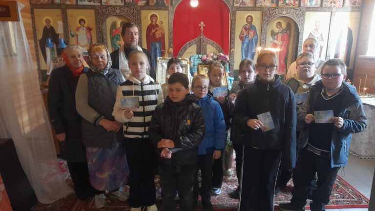 26 апреля в храме святителя Николая Чудотворца в а.г. Межа Городокского Благочиния состоялась образовательная экскурсия с участием учащихся и педагогов Меженской средней школы