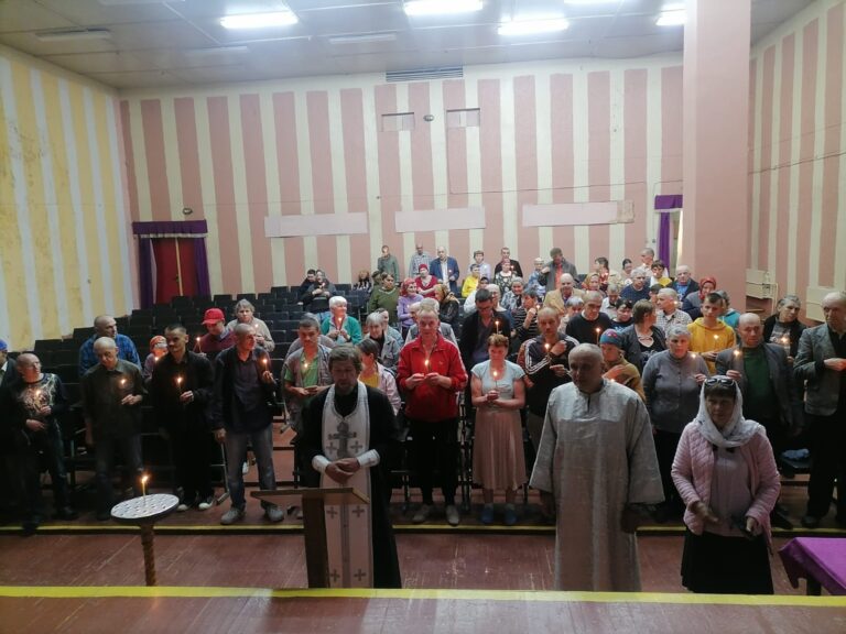 Члены группы милосердия храма Святой Живоначальной Троицы г. Городка посетили ГУ «Максимовский социальный пансионат Северный»