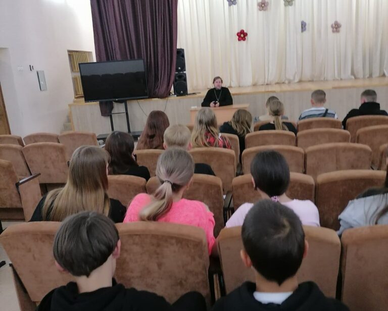 27 июня в ГУО Средняя школа города Городка имени А.П.Соболевского в детском школьном лагере прошёл урок духовности