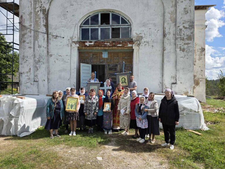 23 августа в храме Вознесения Господня, д. Хвошно, Городокского Благочиния была отслужена Божественная Литургия. В этот день совершалась память священномученика Афанасия Прихабского