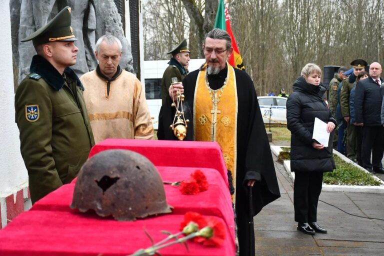 6 ноября в Городокском районе на воинском мемориале деревни Меховое состоялось торжественное перезахоронение останков бойцов Красной армии