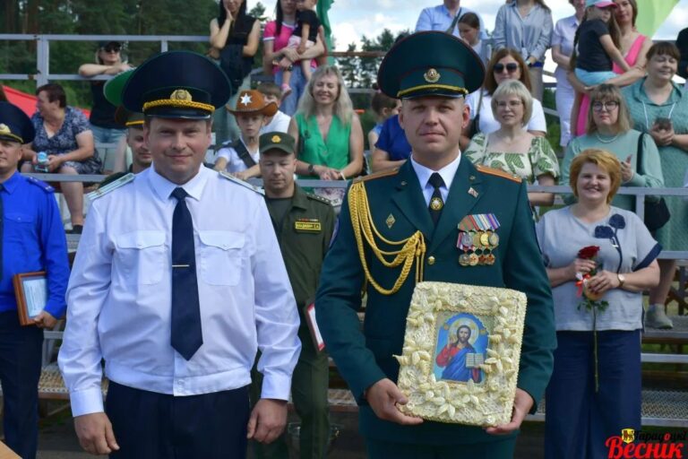 24 июля в Городке  отметили День пожарной службы Республики Беларусь. Торжественное мероприятие прошло на живописной лыжероллерной трассе, расположенной в Воробьевых горах