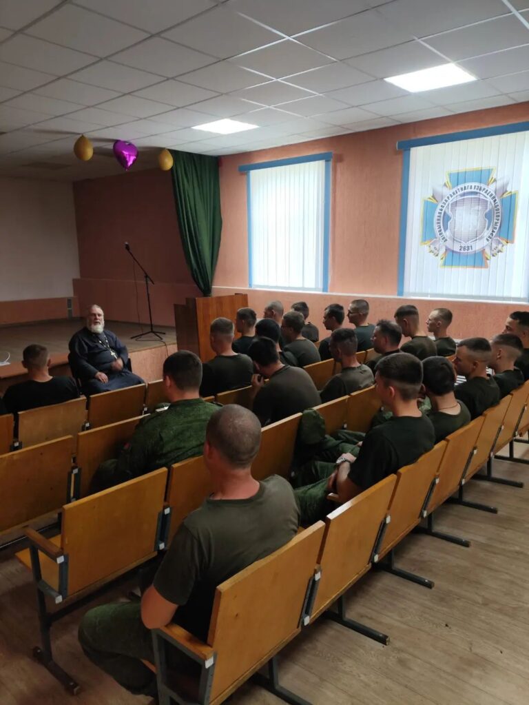 26 июля священнослужитель Городокского благочиния иерей Стахий Киселев, провел встречу с личным составом войсковой части № 94017 в деревне Прудок