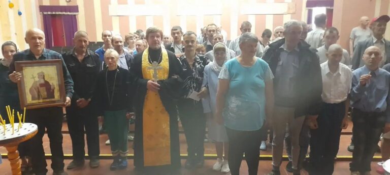 28 июля члены Сестричества в честь вмч. Георгия Победоносца храма Святой Живоначальной Троицы г.Городка посетили Максимовский социальный пансионат