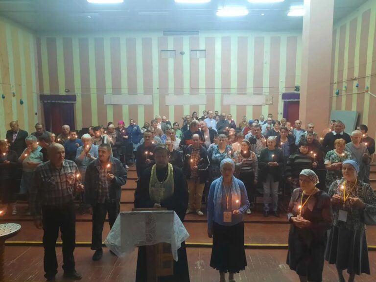 31 августа члены Сестричества святого великомученика Георгия Победоносца храма Святой Живоначальной Троицы г. Городка посетили ГУ «Максимовский социальный пансионат Северный»