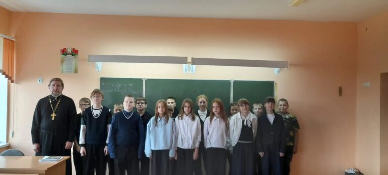 11 сентября в средней школе 2 г. Городка прошёл Урок Духовности «О вредных привычках» с участием священнослужителя Городокского благочиния